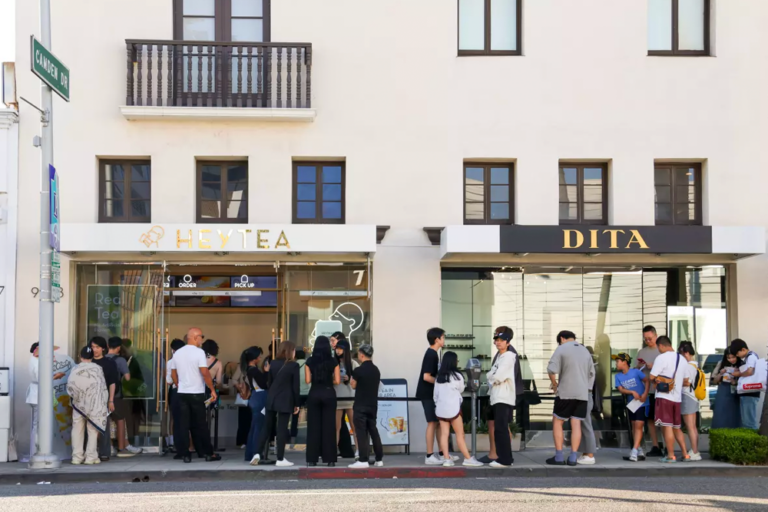 China’s trendiest tea store opens first L.A. location (yes, there’s a line for Cheese Grape Boom)
